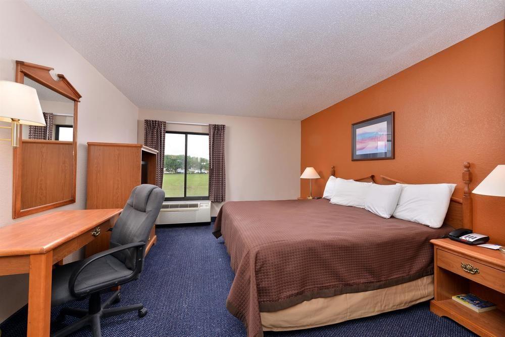 Red Roof Inn & Suites Austin East - Manor Exteriér fotografie