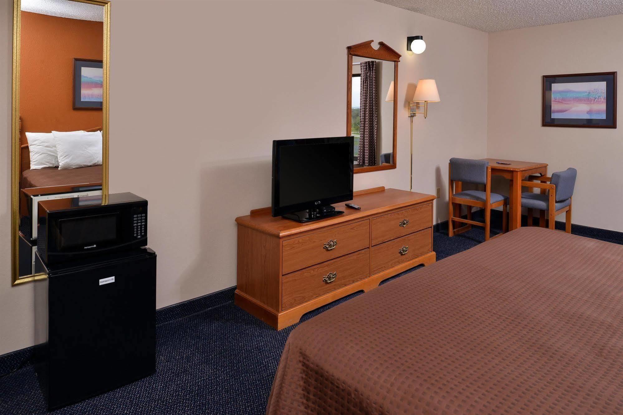 Red Roof Inn & Suites Austin East - Manor Exteriér fotografie